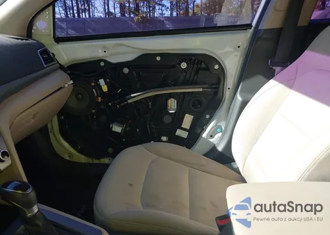 2018 Hyundai Elantra Sel из США, поврежденный, VIN 5NPD84LF4JH250587